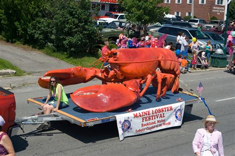 Rockland lobster festival - This annual seafood extravaganza in Rockland, Maine, has been enticing locals and tourists alike since 1947. Held over five days, the festival aims to celebrate Maine’s prized lobsters in all of their glory through activities ranging from cook-offs, parades, running races, musical acts and even a lobster crate race held in the middle of the ocean.